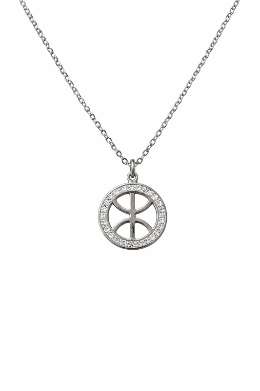 Collier Médaille Amazighe Argentée – Symbole Yaz Cerclé de Strass