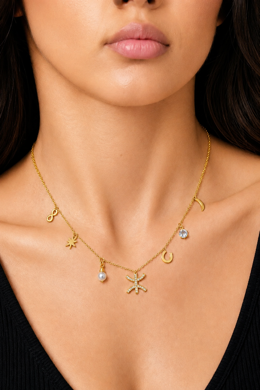 Collier Porte Bonheur avec Breloques et Symbole Yaz Doré
