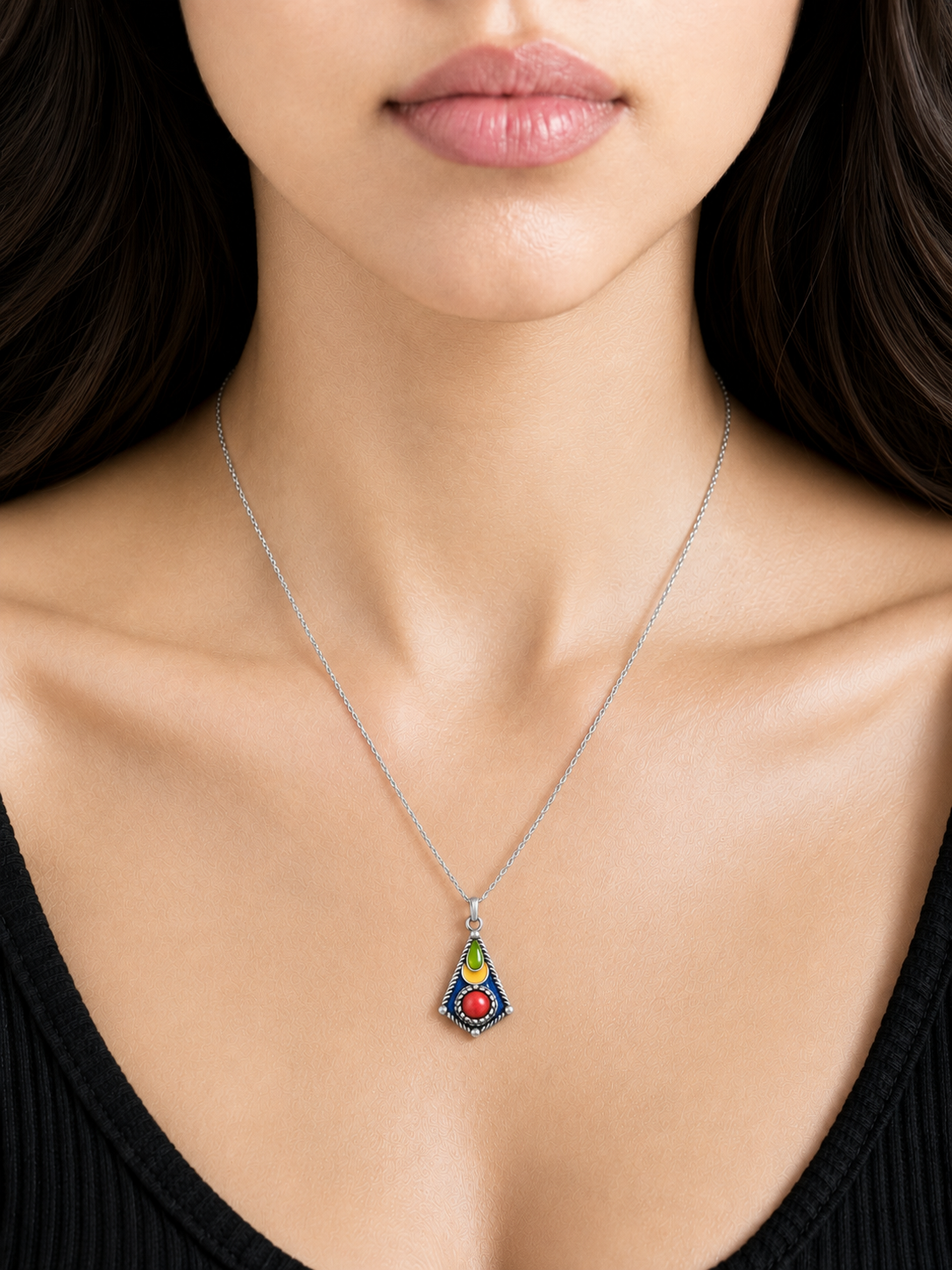Collier Kabyle Traditionnel avec Pendentif Losange Émaillé