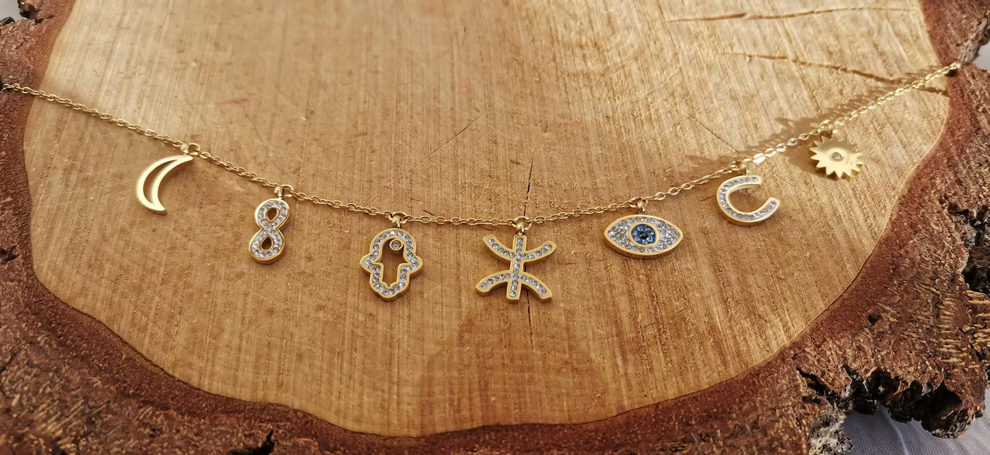 Collier avec breloques scintillants dont signe AMAZIGH KABYLE