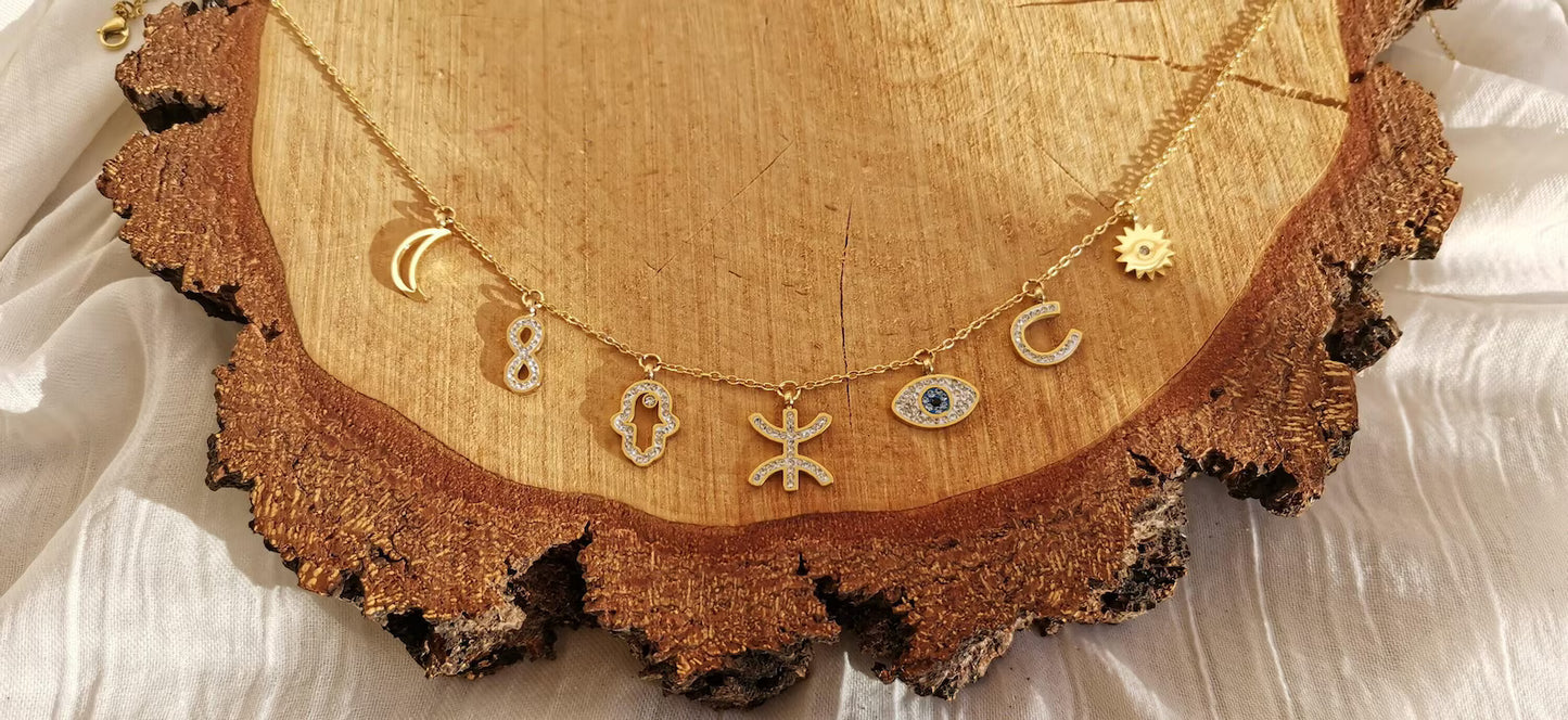 Collier avec breloques scintillants dont signe AMAZIGH KABYLE